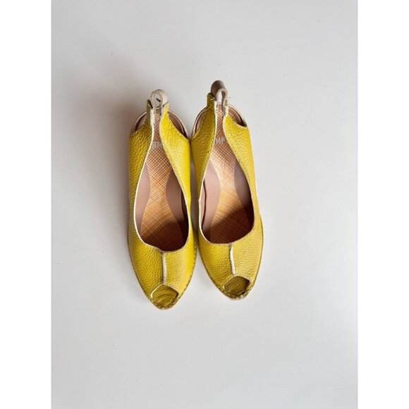 CAMPER Yellow Pebbled Leather Slingback Peep Toe Wedge Sandals, Size 35 - Picture 2 of 16